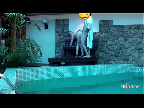 ❤️ Bosi fton shërbëtoren në pishinë, por nuk mundi t'i rezistonte një nxehtësie ❌ Video qij tek ne ❌️